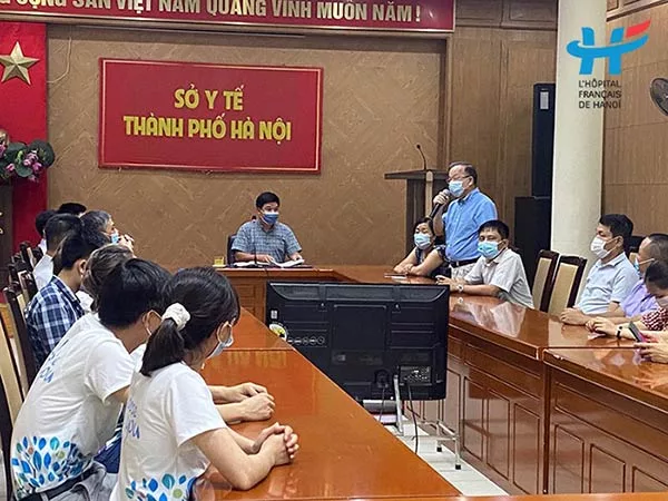 Hanoi French Hospital’s team joins task force to assist Bac Giang in treating critical COVID-19 patients