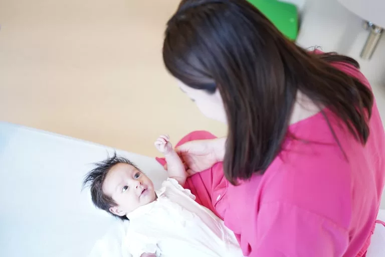 Cổ tử cung cao có đẻ thường được không? Vì sao