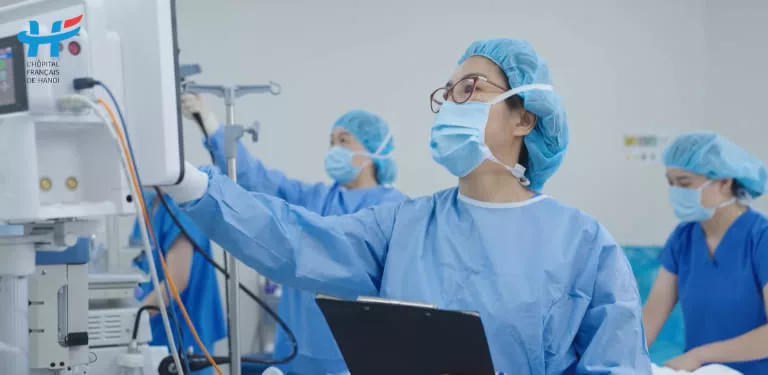 Đau dạ dày nên siêu âm hay nội soi? So sánh hai phương pháp