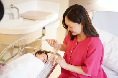 Đẻ mổ bao lâu có kinh nguyệt trở lại? Quá lâu có sao không?