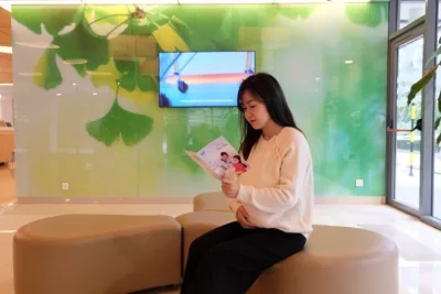 Mẹ bầu phải tiêm thuốc giữ thai có đẻ thường được không?