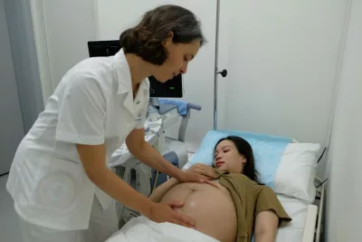 Thai phụ tử cung đôi có đẻ thường được không?