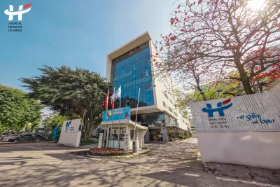 9 TIẾNG VỚI 2 EKIP PHẪU THUẬT KỊP THỜI BỆNH NHÂN UNG THƯ BIỂU MÔ TUYẾN MANG TAI NGƯỜI ÚC