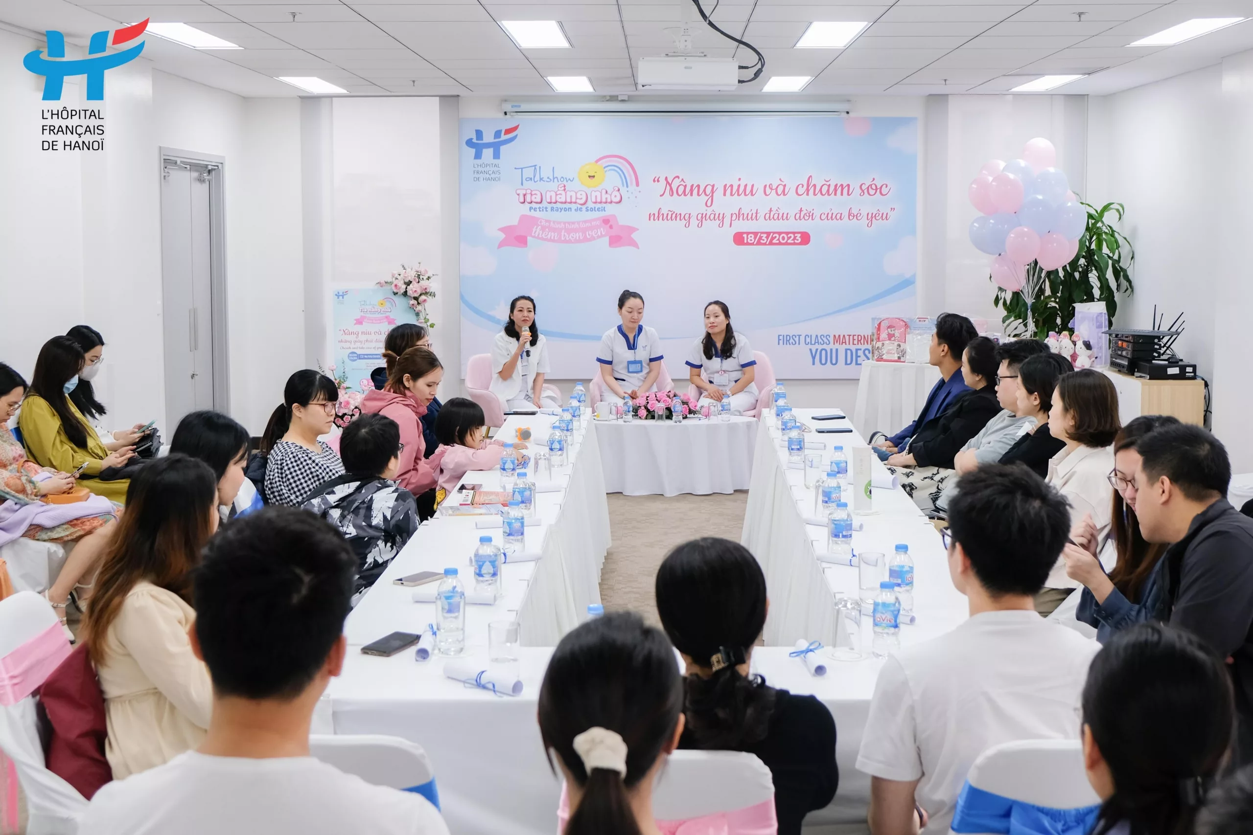 “NÂNG NIU VÀ CHĂM SÓC NHỮNG GIÂY PHÚT ĐẦU ĐỜI CỦA BÉ YÊU”  CÙNG TALK-SHOW “TIA NẮNG NHỎ”